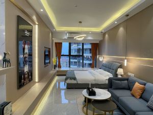 Nanning Riverside Elegant Restaurant Apartment (Nanning Wanda Mao Branch)