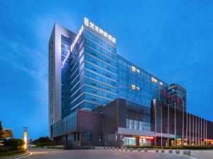 Yilong Langyue Hotel (Yueyang Free Trade Zone Chenglingji)