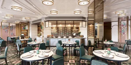 The George Penang by The Crest Collection Отели рядом с достопримечательностью «Hean Boo Thean Temple»