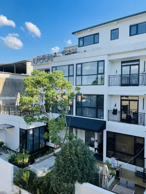 Eight or nine residential rooms in East Lake Các khách sạn gần Ga Vũ Hán