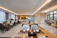 Vienna International Hotel (Hezhou Wanda Plaza） - غرفة مطلة على الجبل