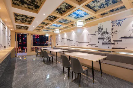 Zhenyuan Fengting Waterfront Hotel Отели рядом с достопримечательностью «Zhusheng Bridge»