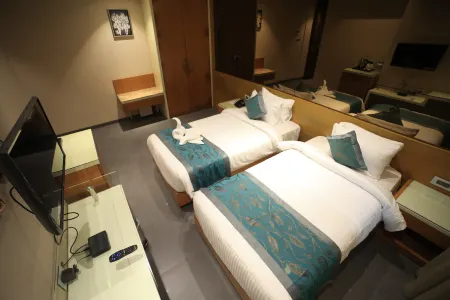 THE BYKE DELOTEL, BORIVALI Отели рядом с достопримечательностью «Мандапешвар Кейвс»