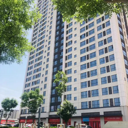 Strawberry Boutique Homestay (Xi'an Lehuacheng International Happy Resort)