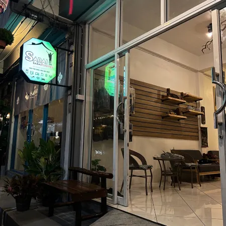 Sabai Sabai Poshtel & Motorbike Rental Отели рядом с достопримечательностью «Мэхад»