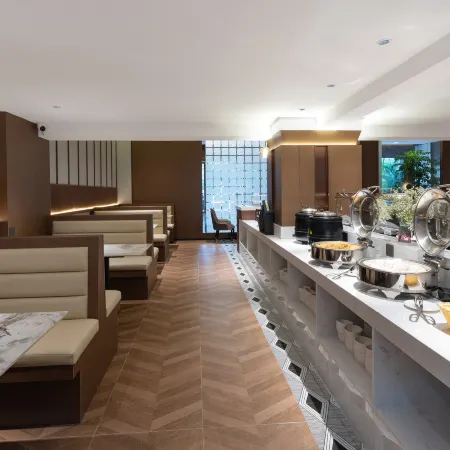 Victoria International Hotel (Maoming High-speed Railway Station Jiayan Branch)