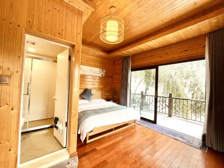 Blue Mountain Cloud Iceberg Cloud Fairy Garden b&B