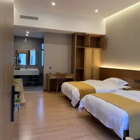 Weixi Gadan Fanyin Homestay (Tacheng Cultural Square Store)