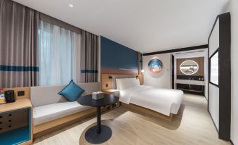 Ni Hao Hotel (Shenzhen Luohu Guomao Metro Station)