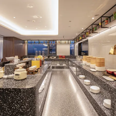Qingmu Platinum Hotel (Anderle Building, Dongfeng Road, Chaohu)