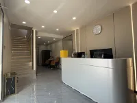 โรงแรมอีสปอร์ตตงเฟิง - ที่มีที่จอดรถ