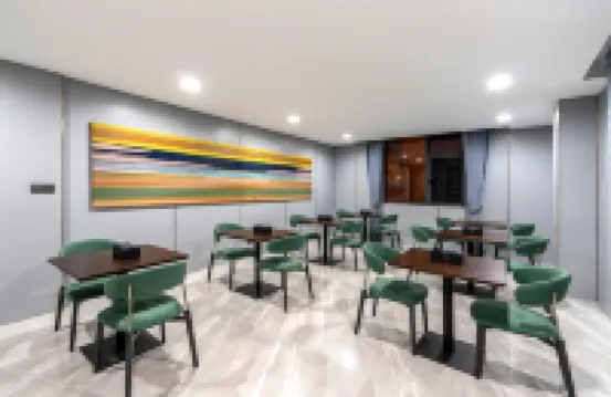 Nanjia Hotel (Guiping Bus Station Xinggui Road)