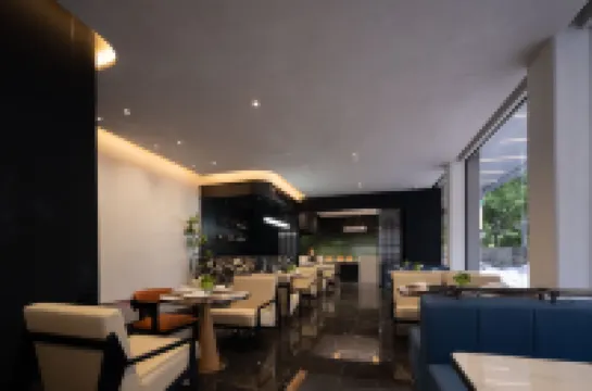 Puyue Tiancheng Hotel (Dongyang Downtown Area Guangsha College)