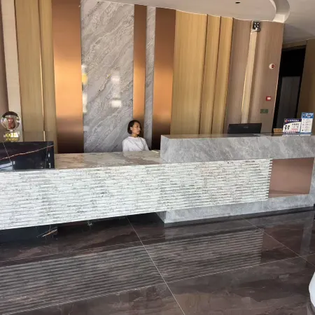 Linqu Ruyi Grand Hotel