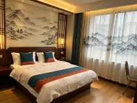 Siniman Hotel (Hechi Yizhou Bus Terminal)