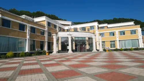 Fenghuang Grand Hotel