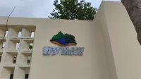 Wanning Yemeng Homestay (Riyue Bay Branch) - 2성급