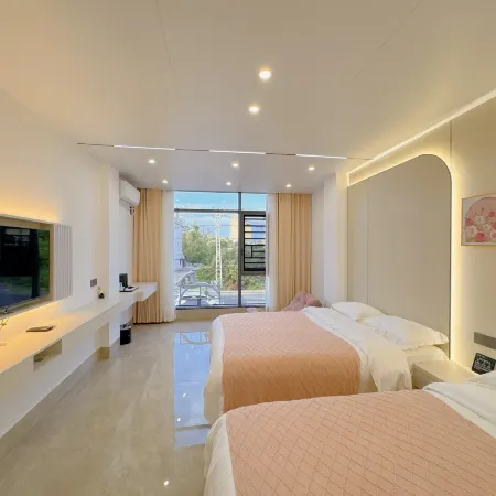 Dongxing Yujianhai Homestay (Golden Beach on Wanwei Island)