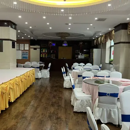 Lixian Qindu Hotel