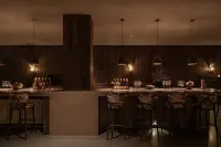 Helan Mountain Lodge Collection - بار