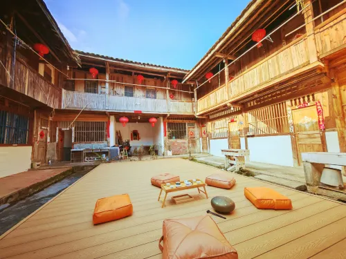 Longyan Amis Family Featured Tulou Homestay (Chuxi Tulou Scenic Area Branch) - صديق للحيوانات الاليفة