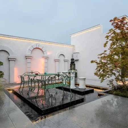 Retro Private Hot Spring Hotel