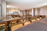 Songguo Resort Hotel (Bashang Grassland China Horse Town Tourist Resort) - sarapan