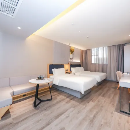 Ibis Styles Hotel (Changsha Railway Station  subway station store) Отели рядом с достопримечательностью «Железнодорожная станция Чанша»
