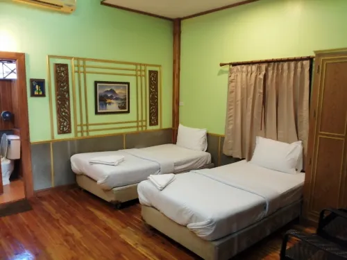 Nang Phraya Resort Hotels in Phayuha Khiri