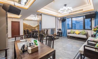 Hanfeng Fashion Hotel (Rongshui Sumeng Commercial Plaza)