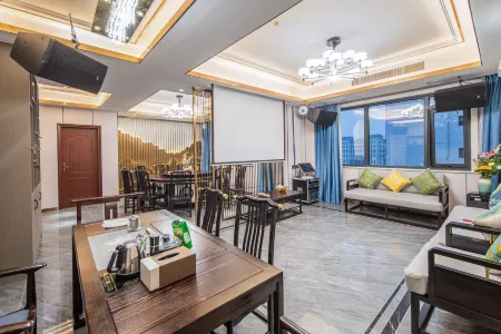 Hanfeng Fashion Hotel (Rongshui Sumeng Commercial Plaza)