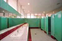 Marbella Leisure Hostel - Hostels