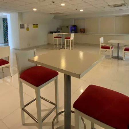 Hotel MX forum buenavista CDMX, Trademark by Wyndham Отели рядом с достопримечательностью «Театр «Феррокаррилеро»»