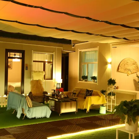 Chaka Salt Lake Cloud Hotel