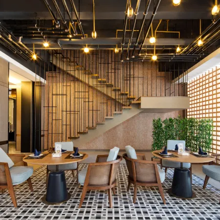 Lailu Minshan Hotel
