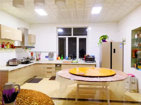 Qidong sunset side villa Отели рядом с достопримечательностью «Lvsigang»