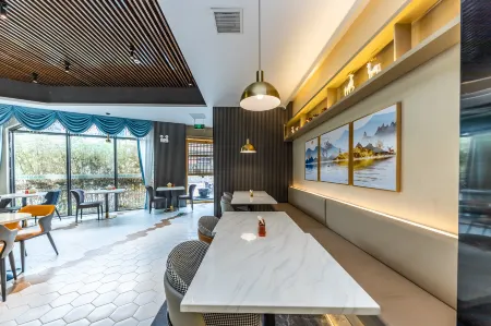 GreenTree Inn (Yuzhou City Government Yuwang Plaza) Отели рядом с достопримечательностью «Yuzhou Forest Botanical Garden»