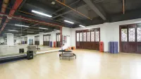 Shiquan Village Wooden House Hotel - Gym