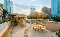 Beautiful Coast Yanshe River View B&B (Guiyang Jiaxiulou Qingyun Market Store)