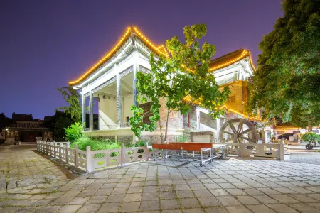 Floral Hotel·Liaocheng Runyuan Da hotel Отели рядом с достопримечательностью «Ming & Qing Dynasties Imperial Edict Museum»