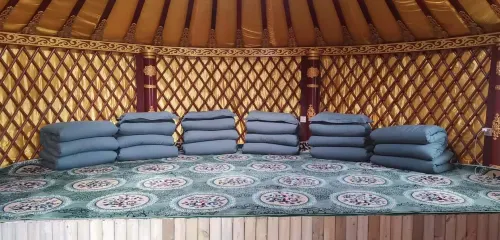 和靜牧雲山水牧家樂