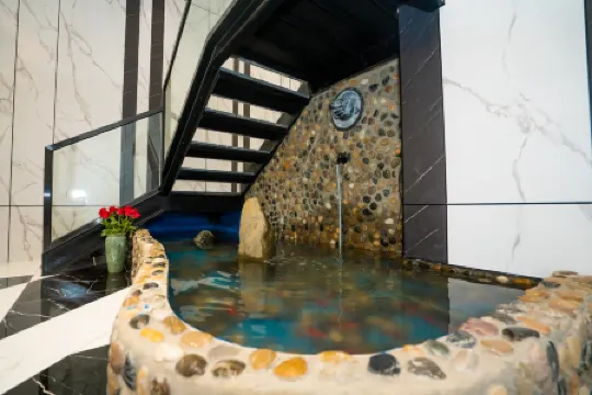 Zhaotong Meng Youth Jinquan Hotel