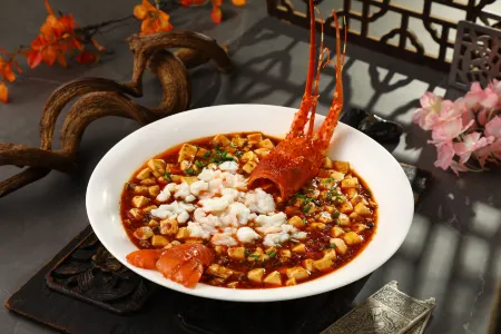 Renaissance Shanghai Pudong Hotel Отели рядом с достопримечательностью «Ziwei Park (North Gate)»