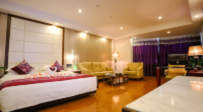 하미 유니버셜 호텔 (기차역)