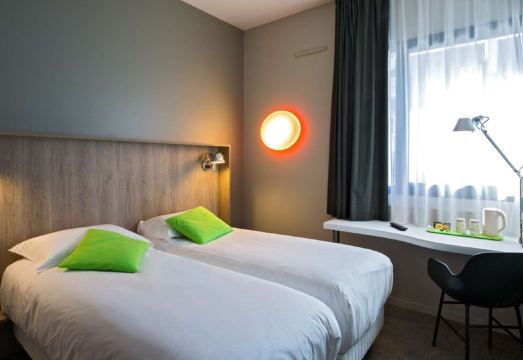 캄파닐 렌 센터 - 갸르