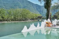 Fanjingshan Xiangsu Yubai Homestay - Rooftop Pools