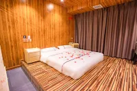 Dunhuang City Collection Hotel (Shazhou Night Market)