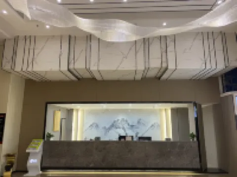 루펑 룽산 호텔