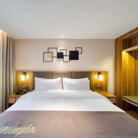 Rujia Superior Cloud Hotel (Wulin Square Shentangqiao Subway Station)
