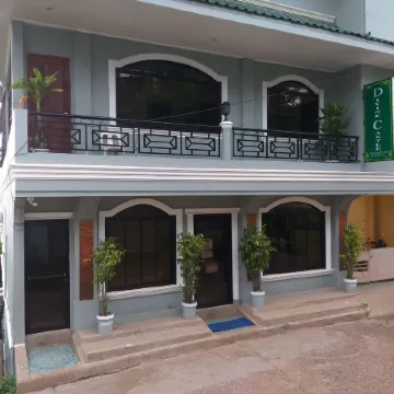 Divine Castle Travelers Inn